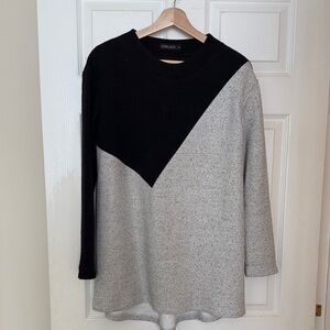 Cokluch Black and Gray Women's Crew Neck Sweater